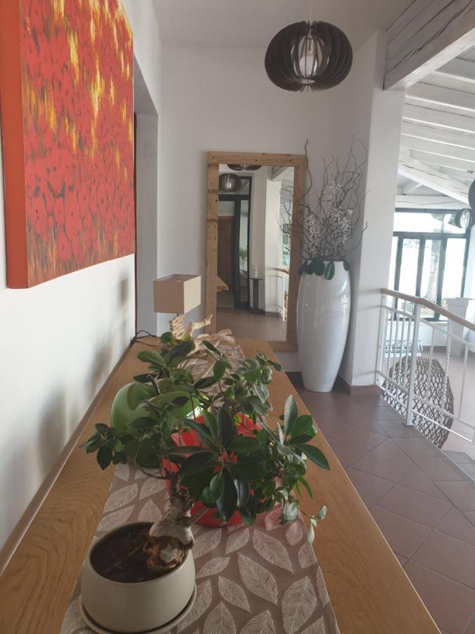Hotel La Favorita Пескиера дел Гарда Екстериор снимка