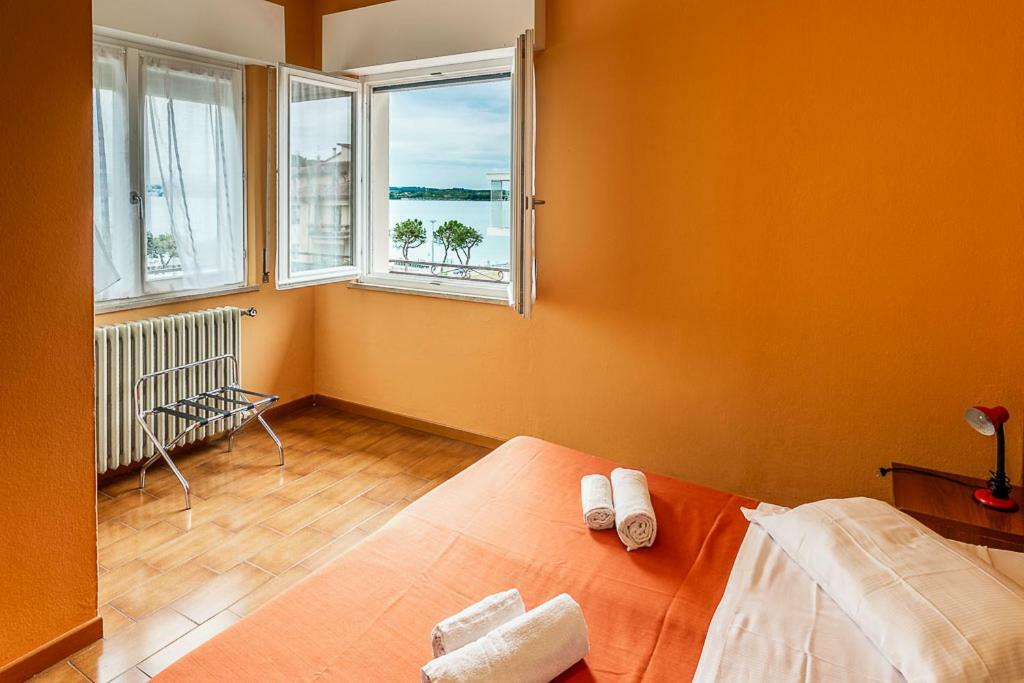 Hotel La Favorita Пескиера дел Гарда Екстериор снимка