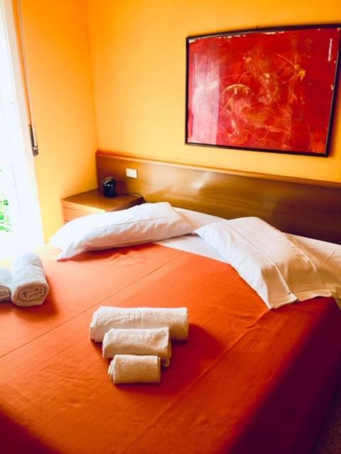 Hotel La Favorita Пескиера дел Гарда Екстериор снимка